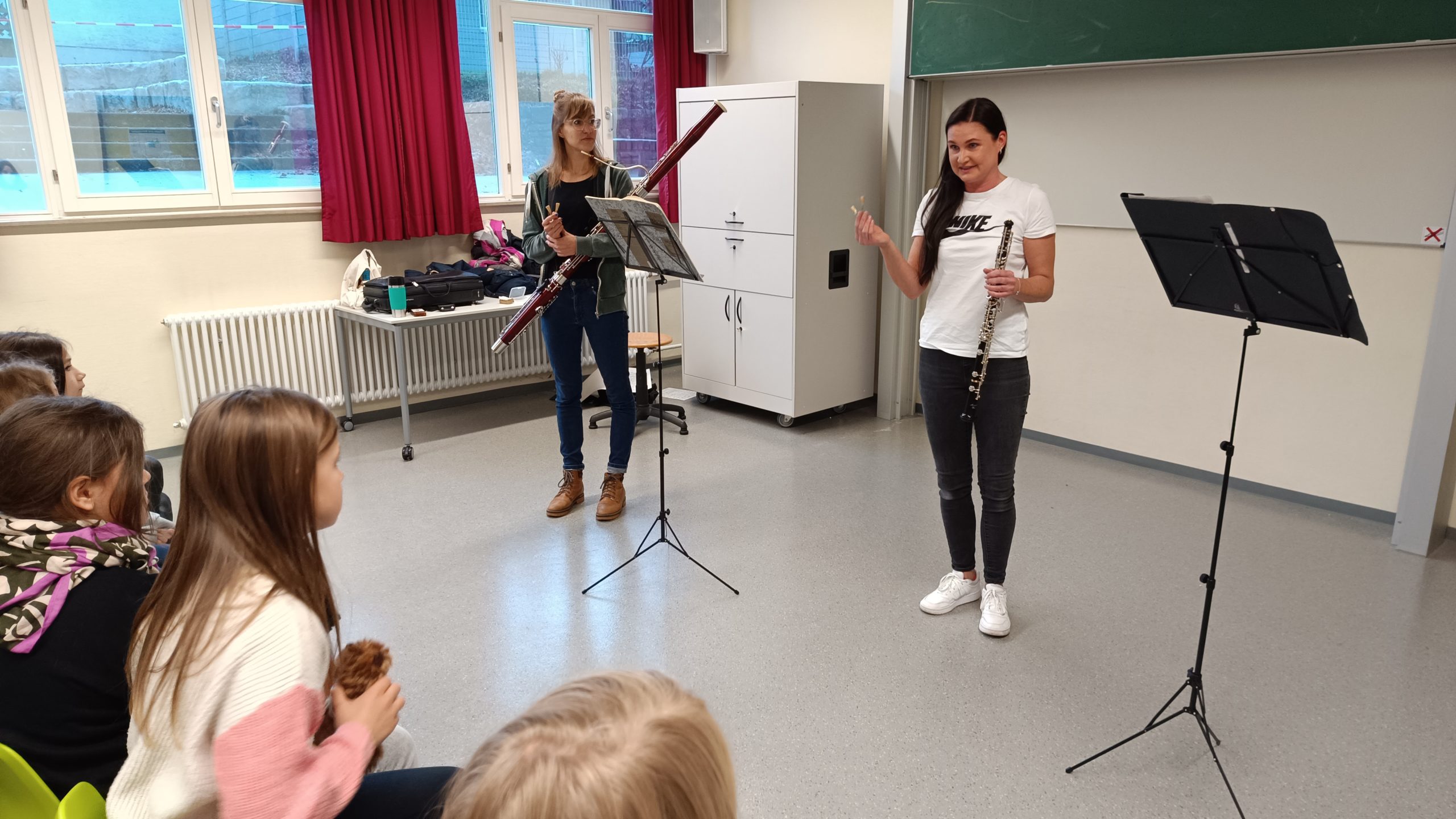 Mehr über den Artikel erfahren Musikerinnen der Musikschule in den Klassen 3 und 4