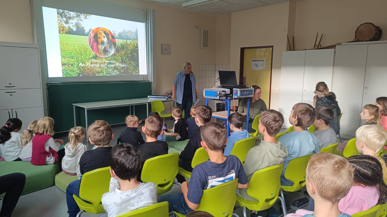 Mehr über den Artikel erfahren Kalles Abenteuer: Mundartlesung mit Petra Zwerenz